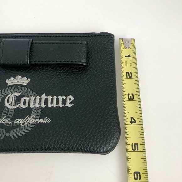 Juicy Couture Wristlet NWT Vegan Leather 5”x8” Bow Logo Spellout Gold Charm - Picture 7 of 7
